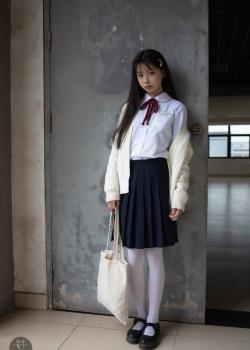 雯雯的淫辱日记更新