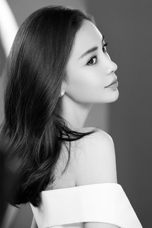 欧洲白人女人和非洲黑人小伙